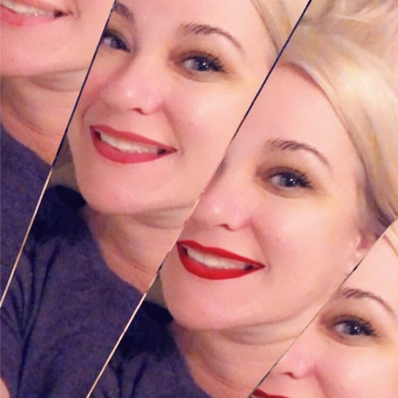 Meet your Posher, Tara - Picture 2 of 16